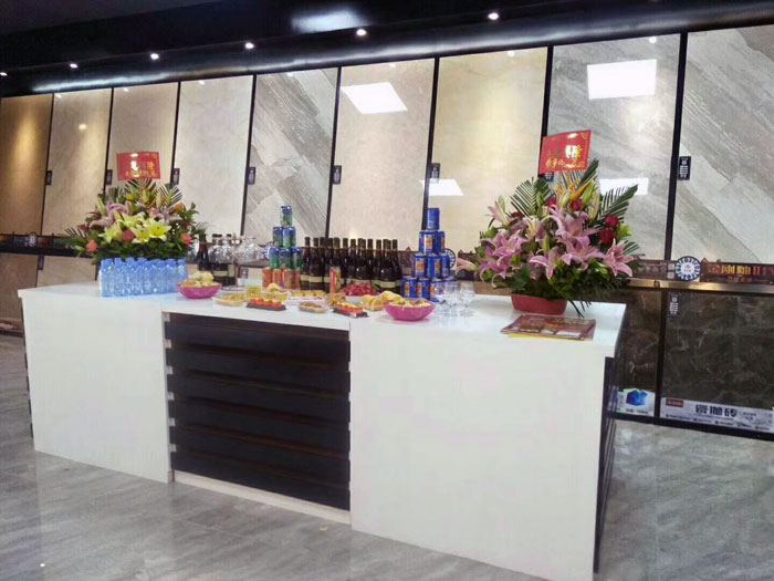 陶瓷一线品牌金艾陶瓷砖澄海店十一开业,好礼、优惠送不停